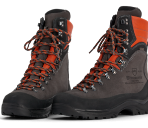 Protective leather boots with saw protection Technical 24