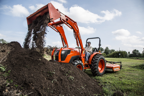 Земеделски трактор Kubota EK1-261 с челен товарач