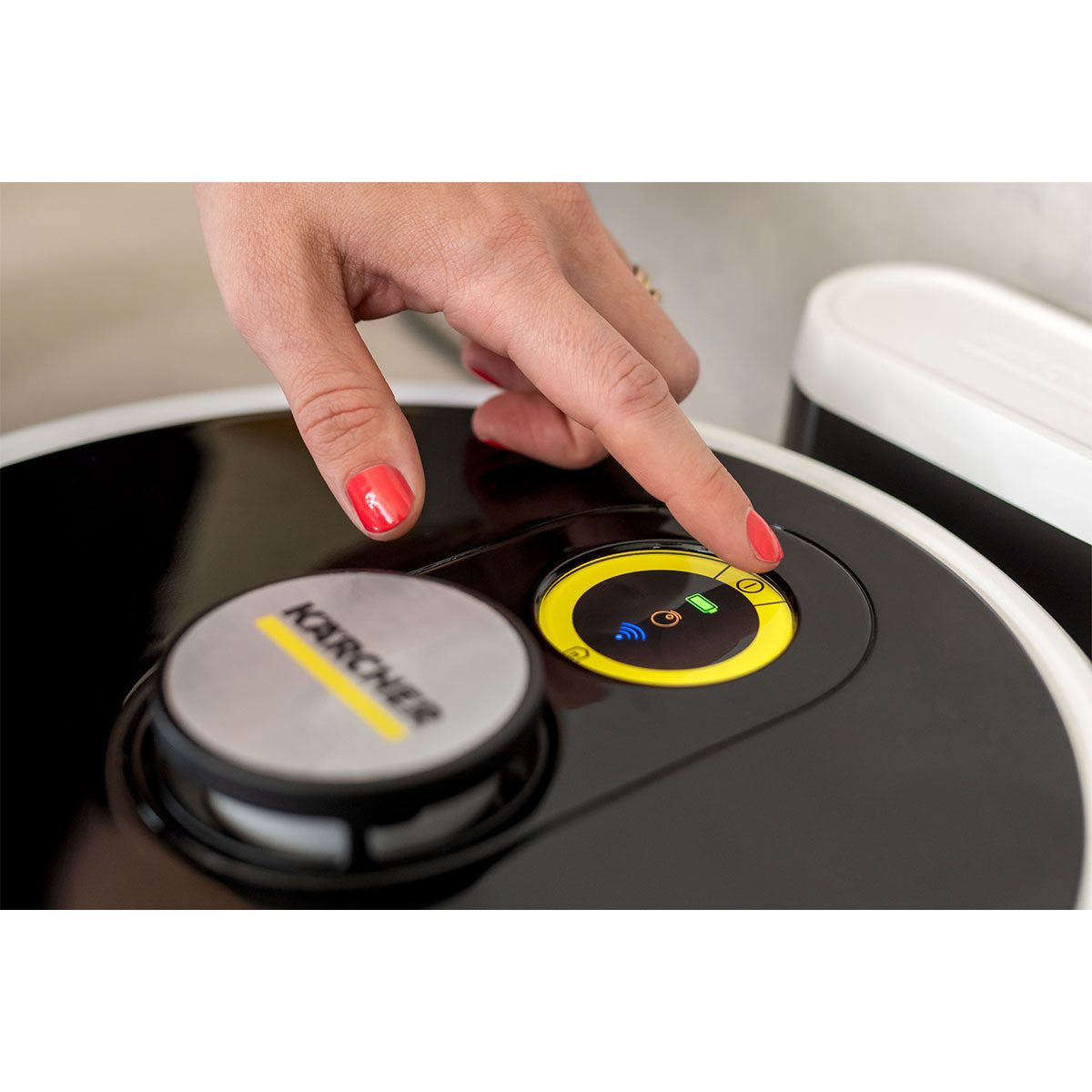 Прахосмукачка робот Karcher RCF 3, 5,2 Ah, за миене на под, със зарядно 