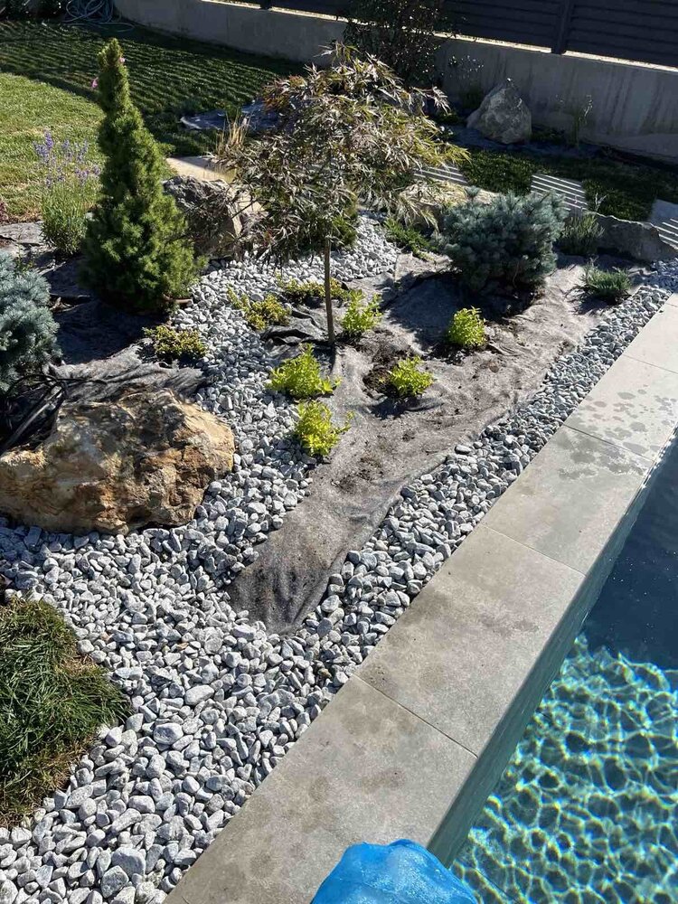 Grey Decorative Granite Stones 20 kg for Garden and Yard