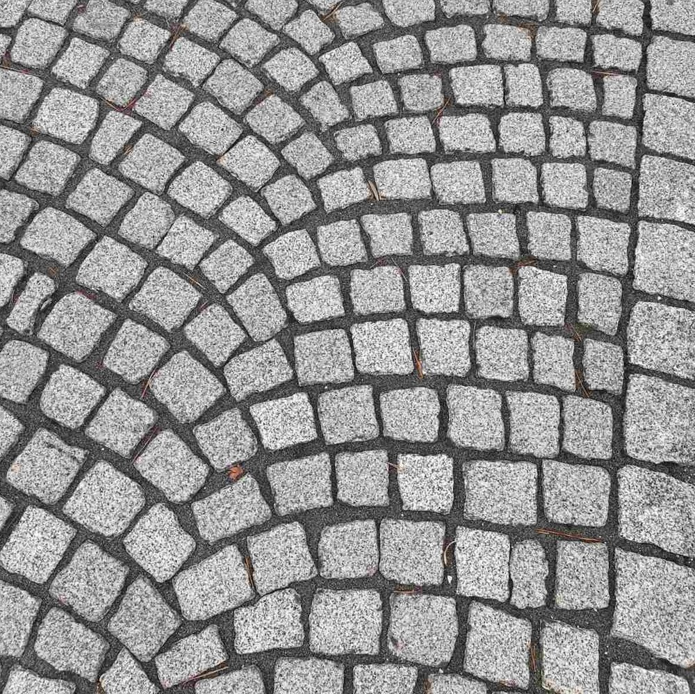 Grey Split Granite Setts 10 x 10 x 5 cm - 1 Ton