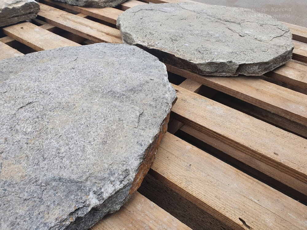 Natural Gneiss Garden Stepping Stone 35–45 cm - Price per Piece