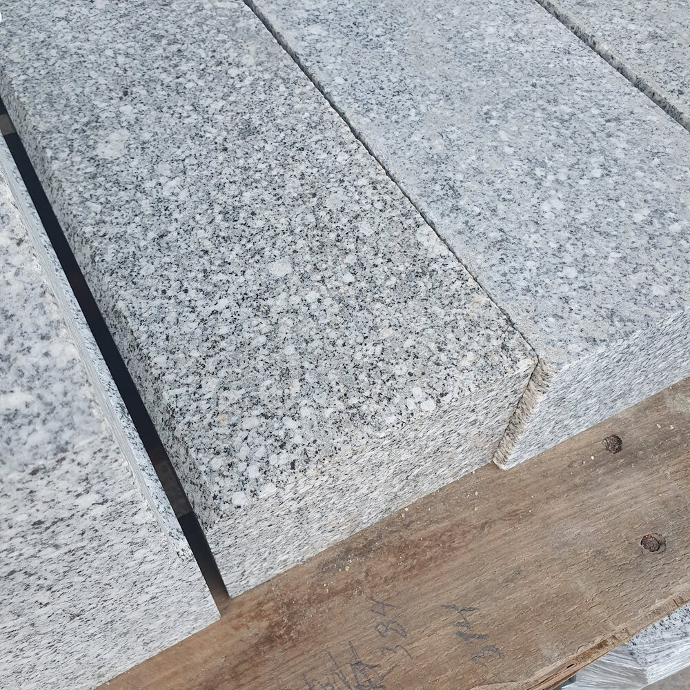 Hera Grey Granite Kerb 10 x 15 x 50 cm with 1 cm Chamfer