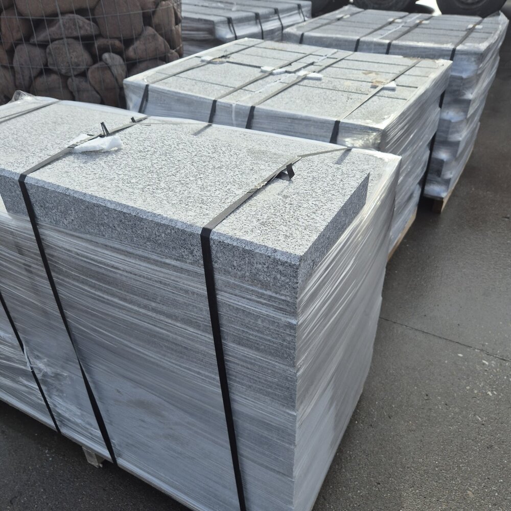 Hera Grey Granite Kerb 10 x 15 x 50 cm with 1 cm Chamfer