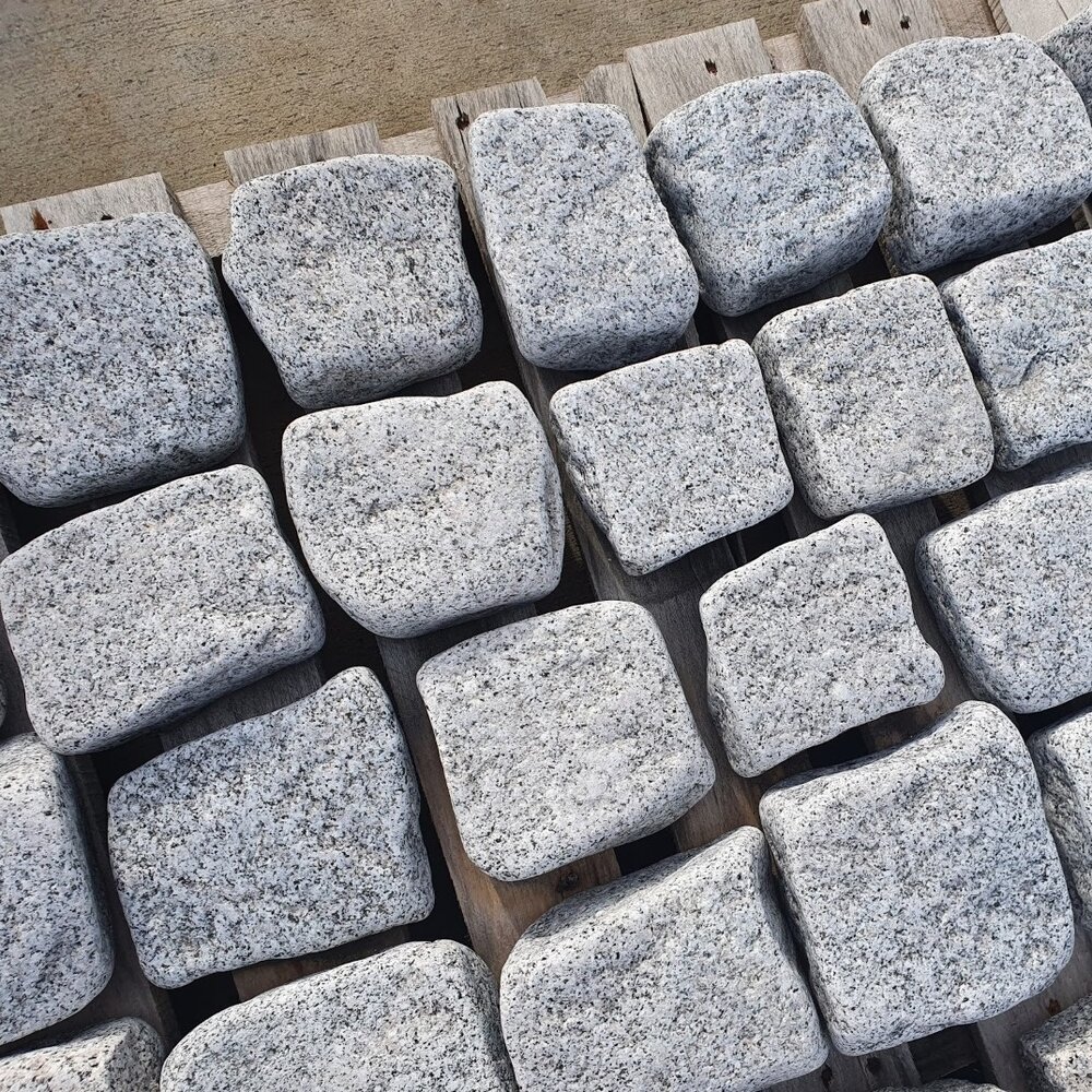 Tumbled Grey Granite Setts 10 x 10 x 5 cm - 1 Ton