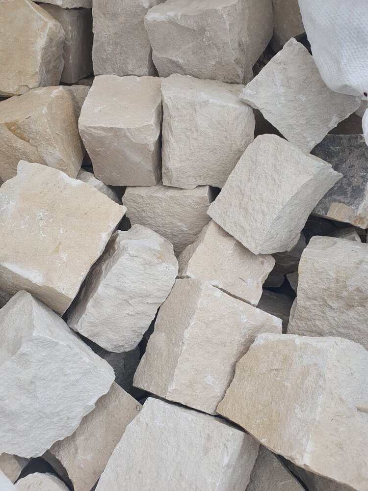 White Vratsa Limestone Setts 10 x 10 x 10 cm - 1 Ton