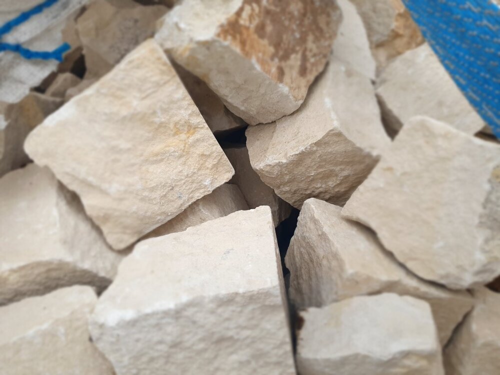 White Vratsa Limestone Setts 10 x 10 x 10 cm - 1 Ton