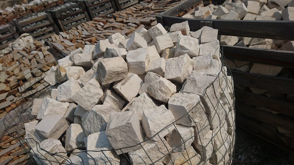 White Vratsa Limestone Setts 10 x 10 x 10 cm - 1 Ton