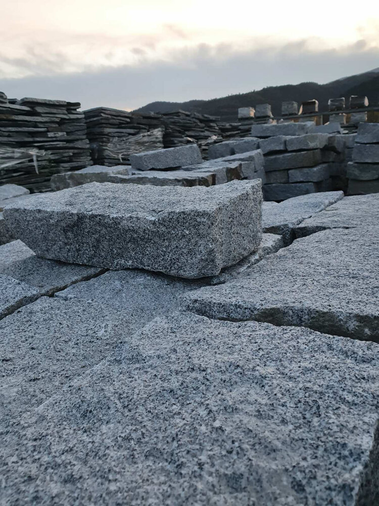 Grey Split Granite Kerb 10 x 20 x 40 cm - Price per Linear Metre
