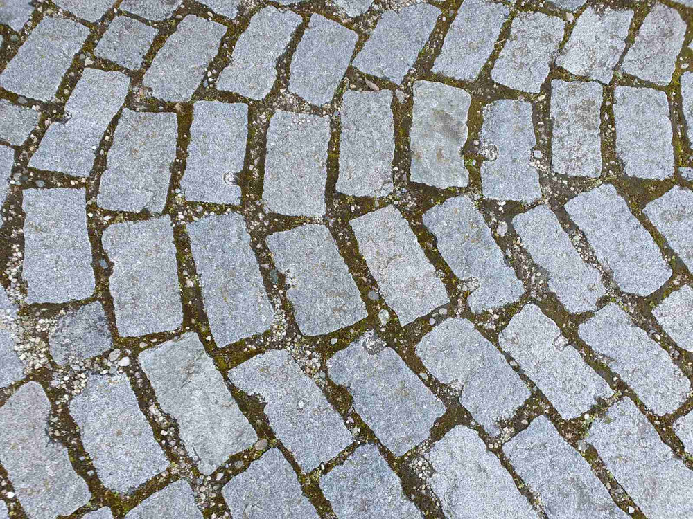 Grey Granite Kerbs / Setts 20 x 10 x 10 cm - 1 Ton