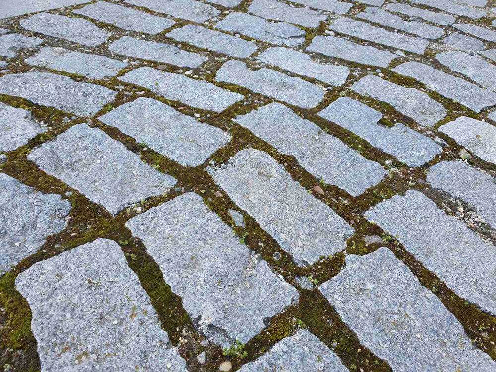 Grey Granite Kerbs / Setts 20 x 10 x 10 cm - 1 Ton