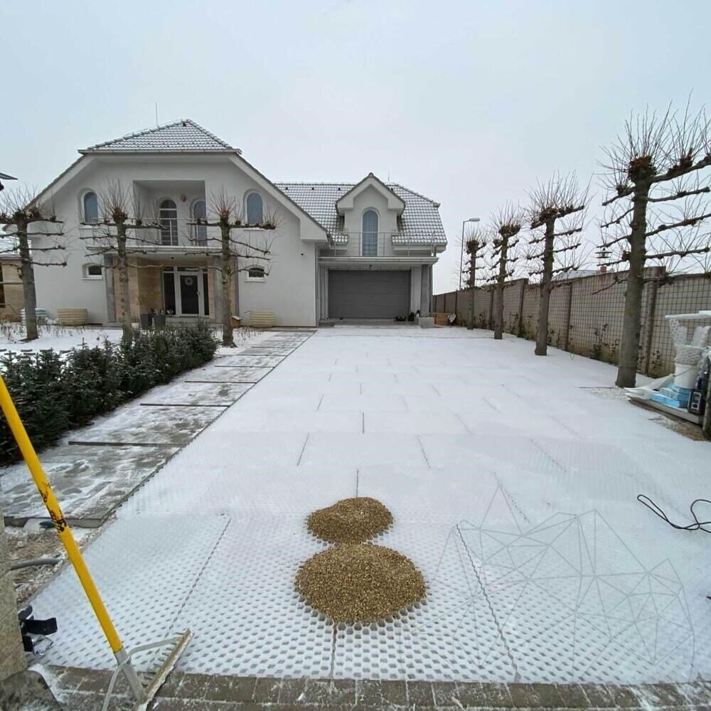 TRAFFIC Gravel Stabilization Grid with Geotextile 117.6 x 76.4 x 3.2 cm - per Piece