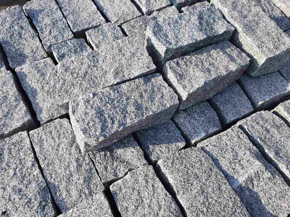 Granite Kerbs / Setts 20 x 10 x 5 cm - 1 Ton