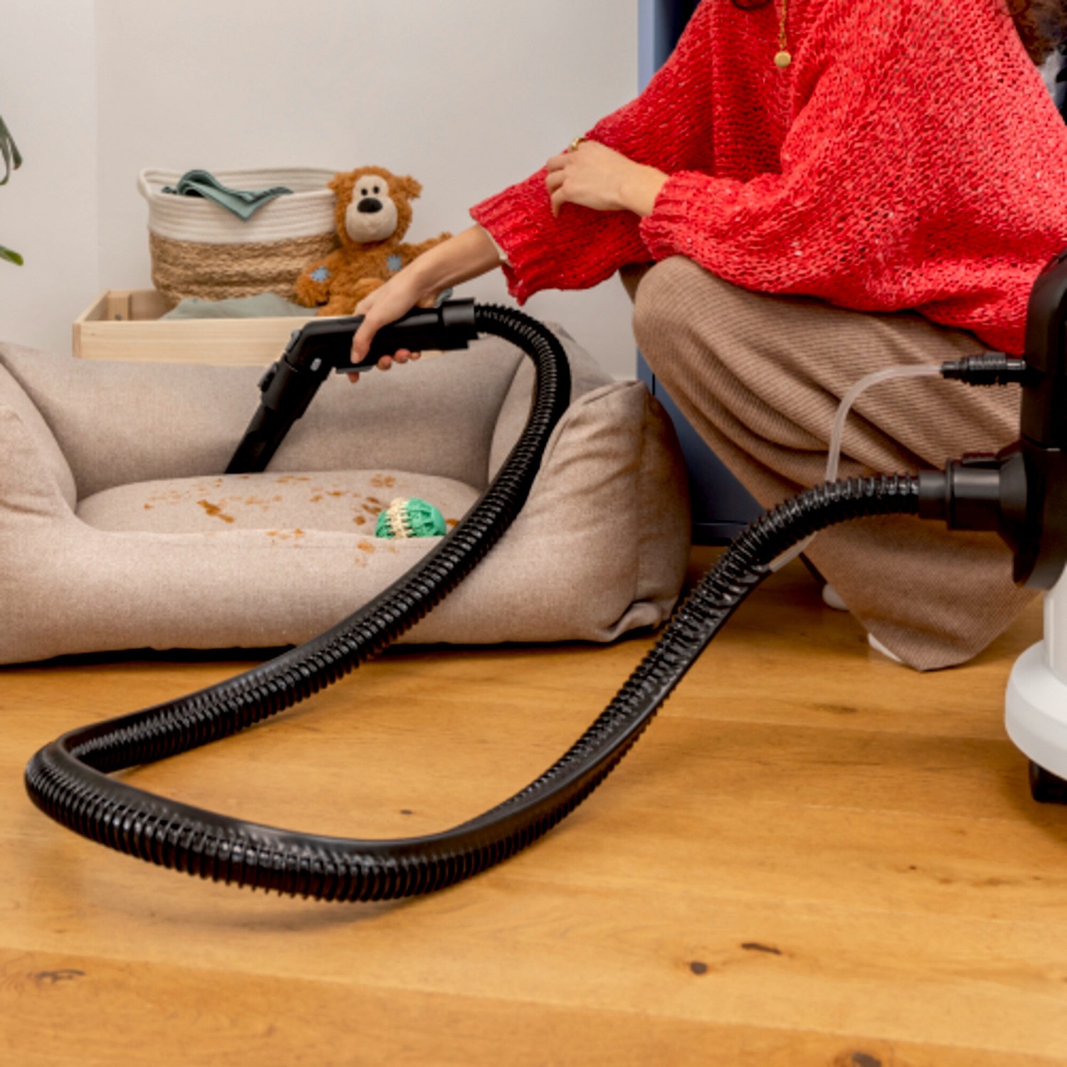 Спрей екстрактор Karcher SE 4 Plus за килими и тапицерия, 1000 W, 4 + 4 л