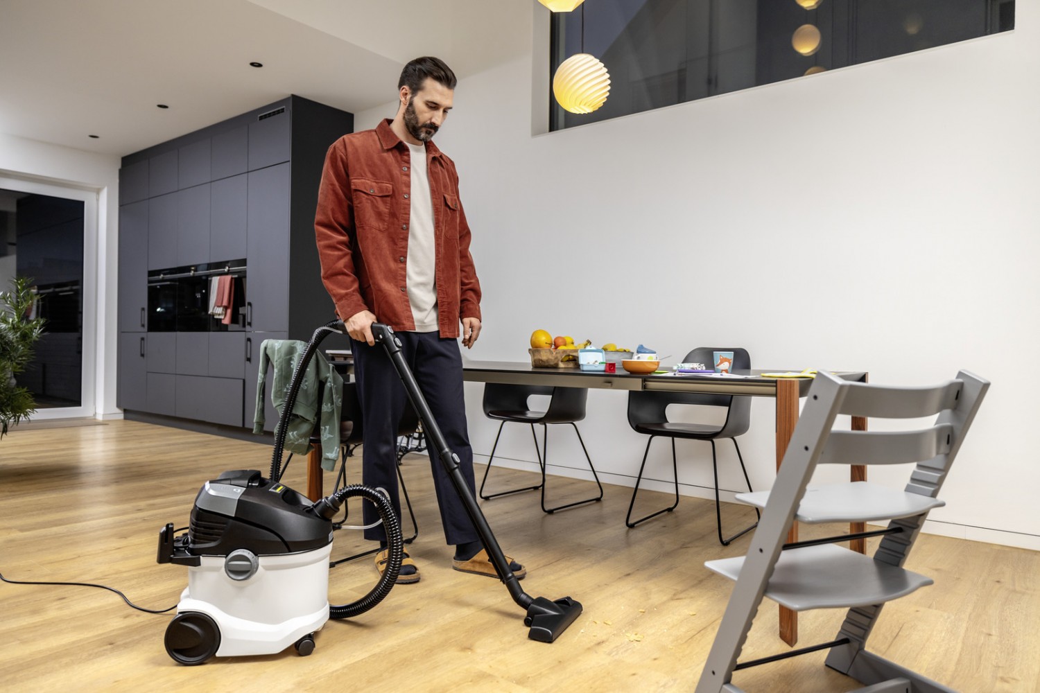 Спрей екстрактор Karcher SE 5 за килими и тапицерия, 1000 W, 4 + 4 л