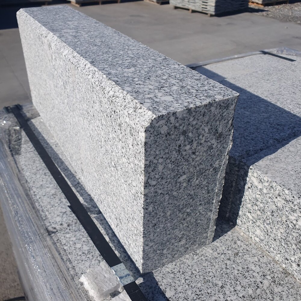 Гранитен бордюр Хера 10×20×50 см, скосен 1L