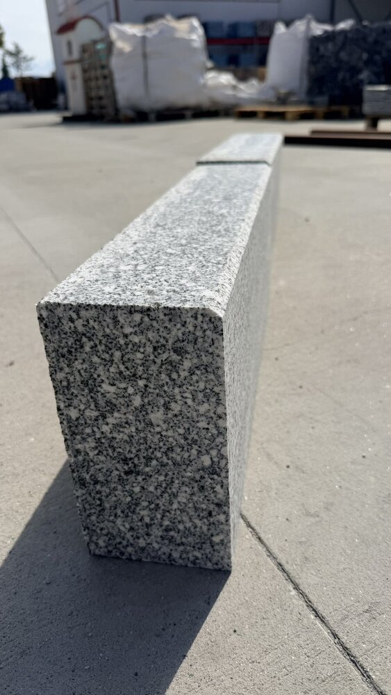 Гранитен бордюр Хера 10×20×50 см, скосен 1L