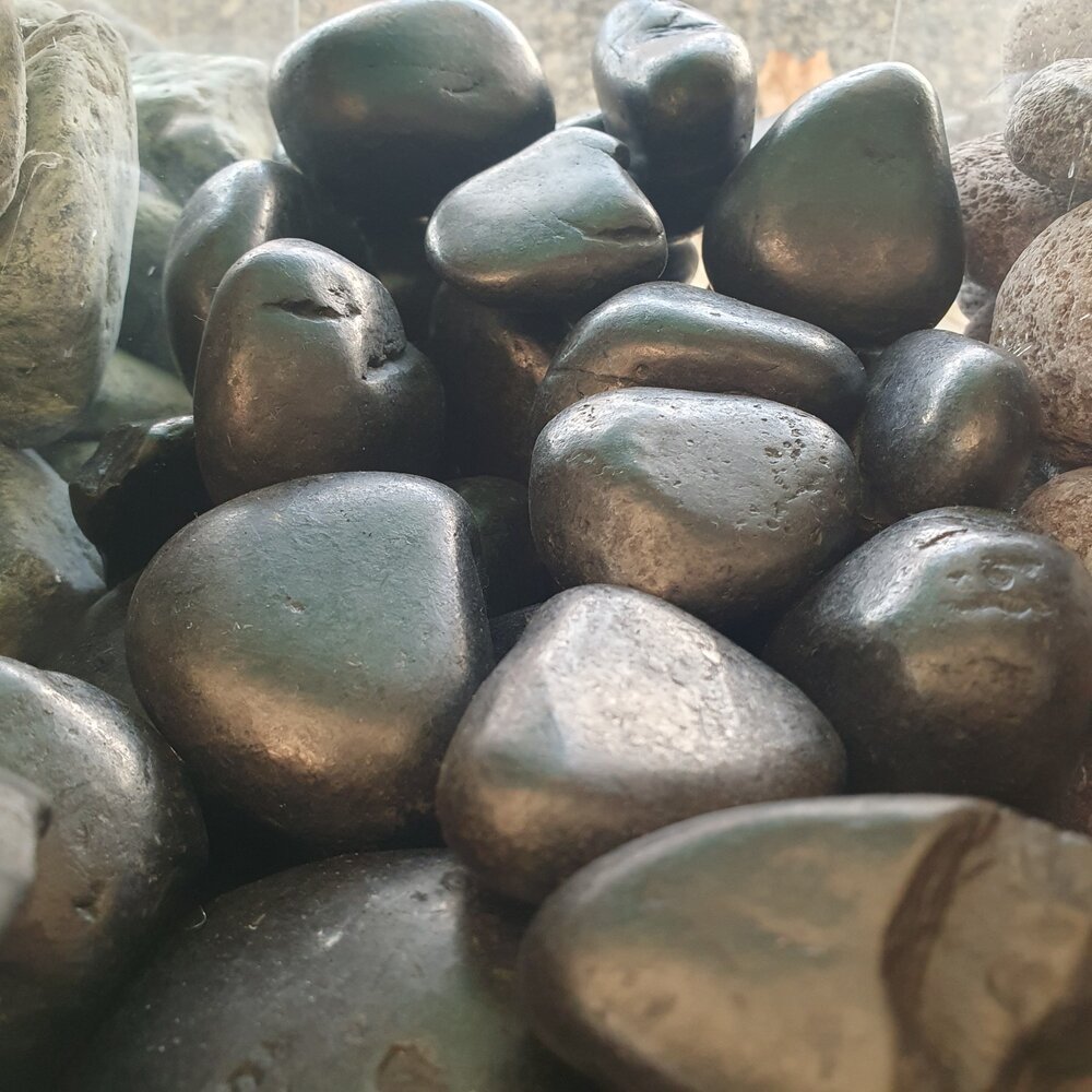 Black Polished Decorative Stones 4–8 cm, 20 kg