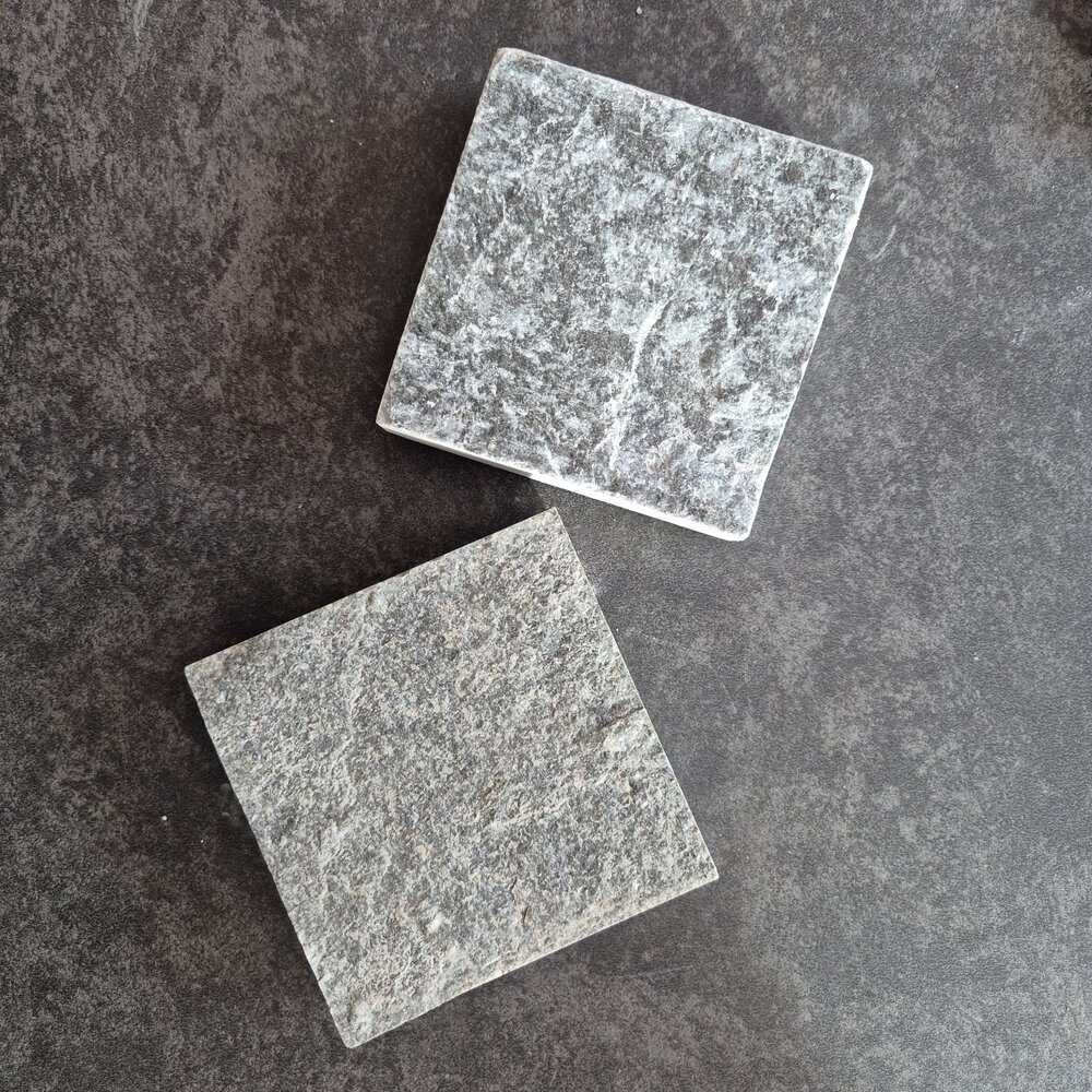 Павета от гнайс Графит 10×10×2–3 см, машинно рязани