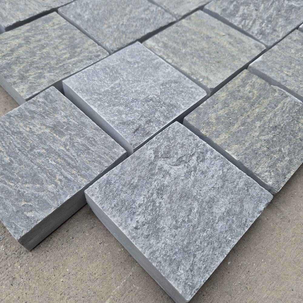 Павета от гнайс Графит 10×10×2–3 см, машинно рязани
