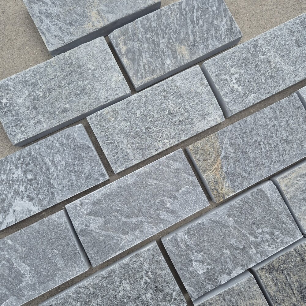 Graphite Gneiss Pavers 20×10×2–3 cm, Machine-Cut