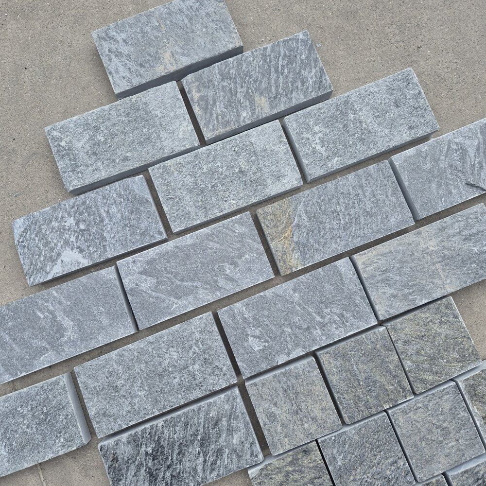 Graphite Gneiss Pavers 20×10×2–3 cm, Machine-Cut