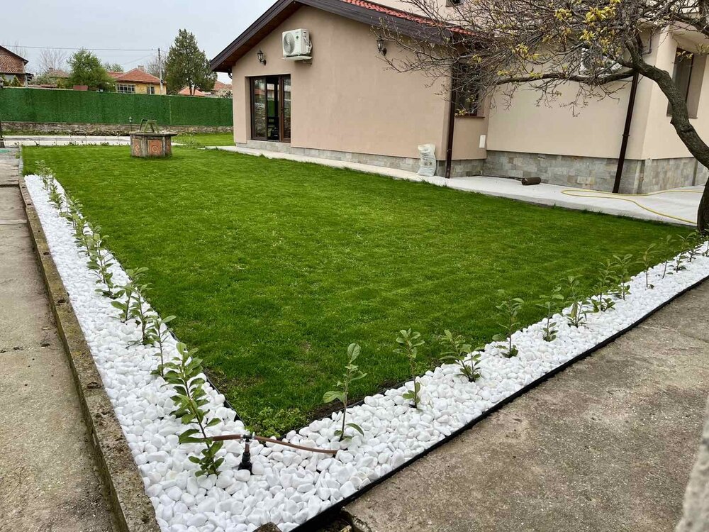 Градински бордюр / ограничител за трева 100×4.5×8 см + 2 пирона
