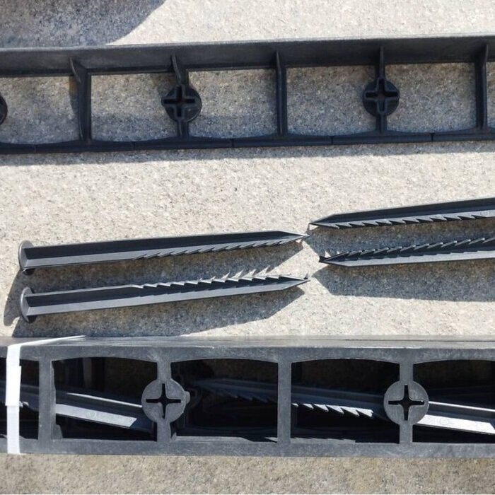 Garden Lawn Edging 100×4.5×8 cm + 2 Ground Spikes