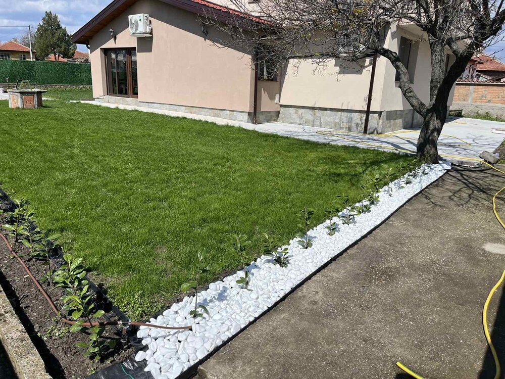 Garden Lawn Edging 100×4.5×8 cm + 2 Ground Spikes