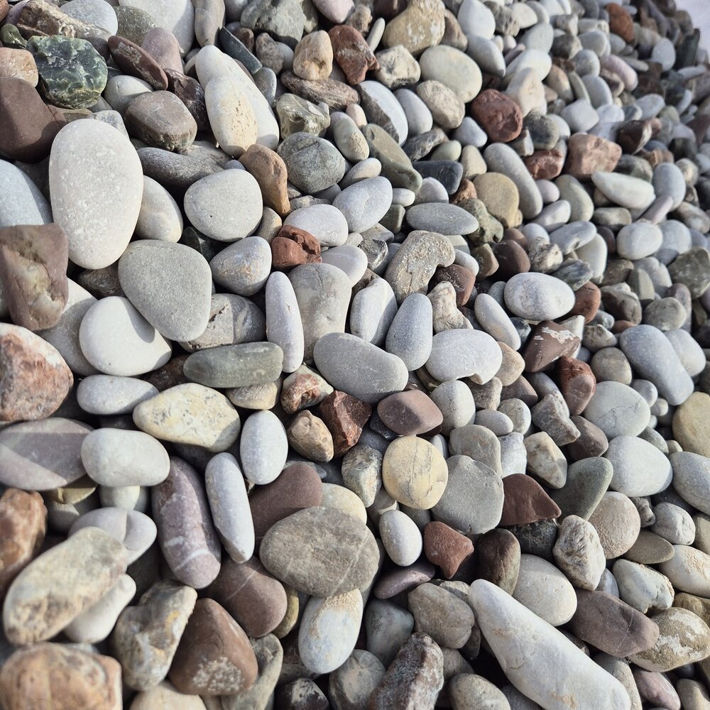 River Mix Decorative Stones 1–3 / 3–6 cm – 1 Ton
