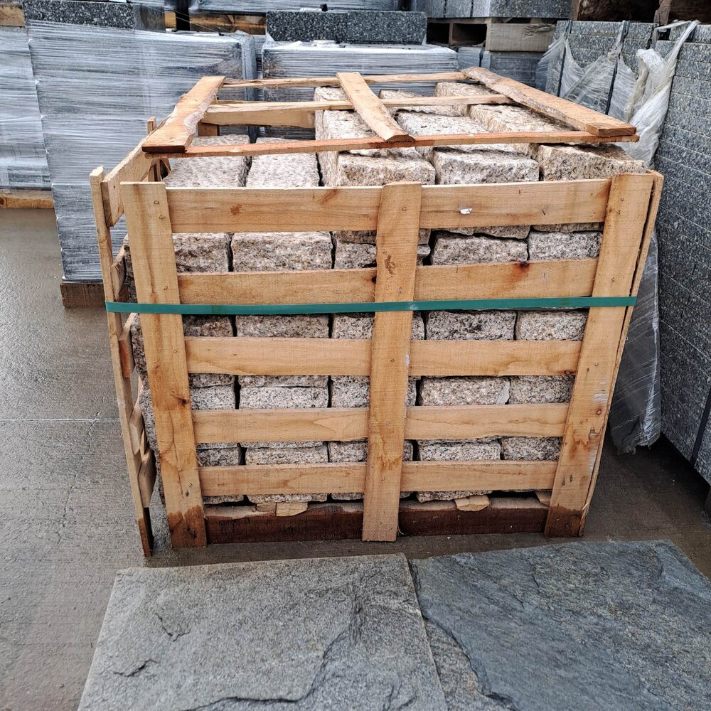 Гранитен бордюр Хелиос 12×15×100 см, ръчно оформен