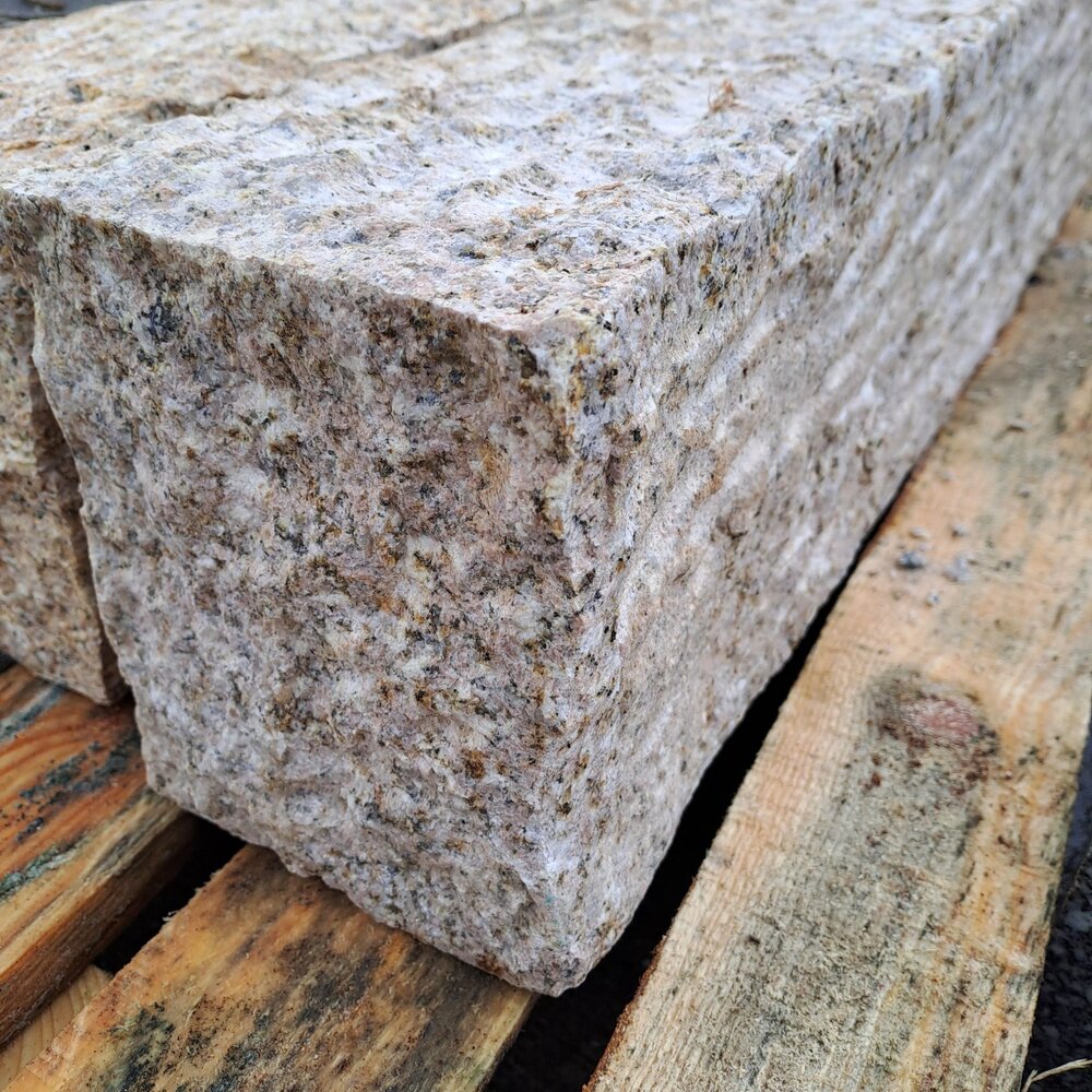 Гранитен бордюр Хелиос 12×15×100 см, ръчно оформен