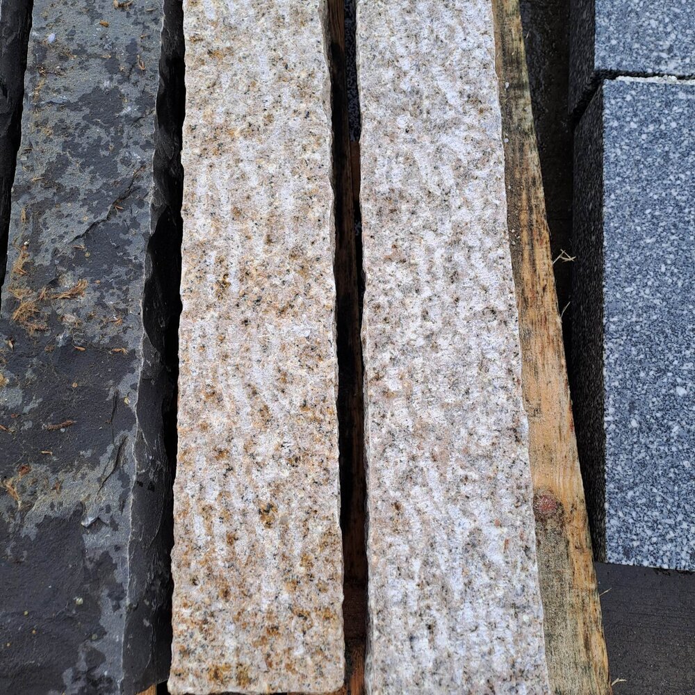 Гранитен бордюр Хелиос 12×15×100 см, ръчно оформен