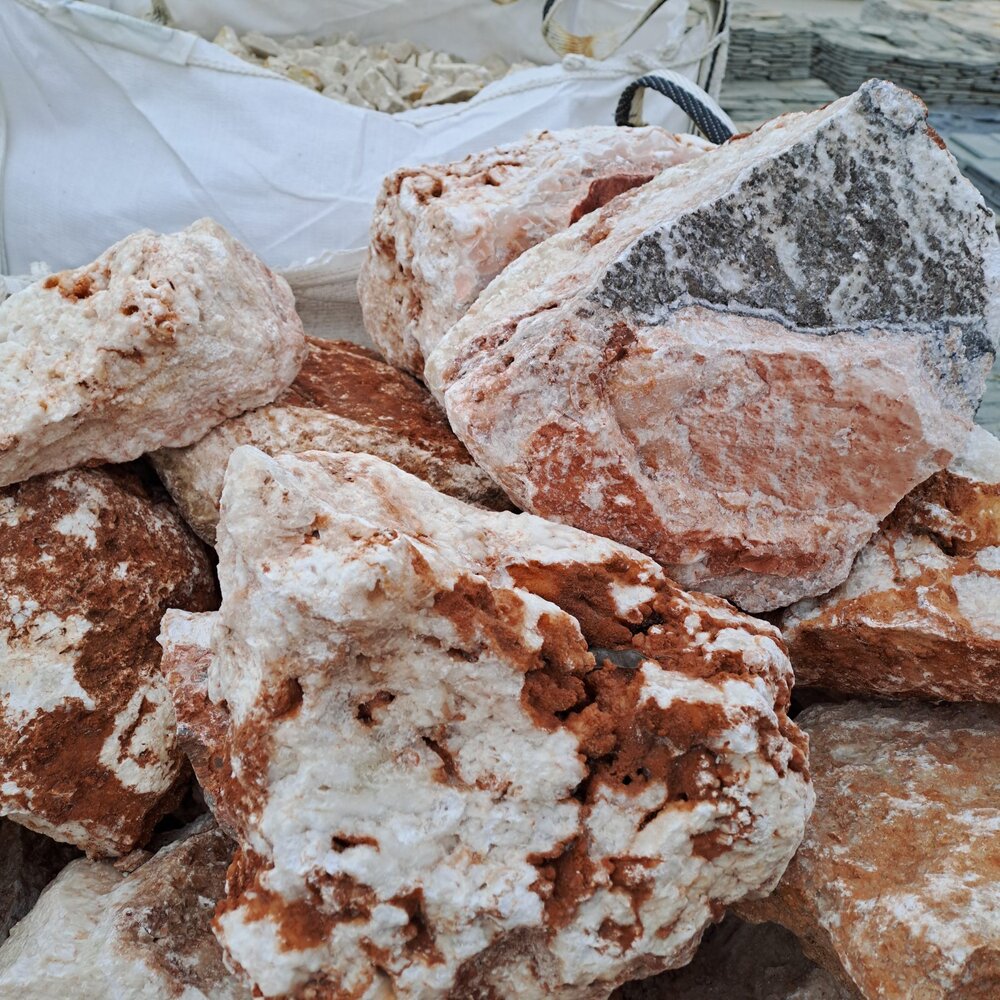 Onyx Crystal Decorative Rock 10–30 cm for Rock Gardens – per kg