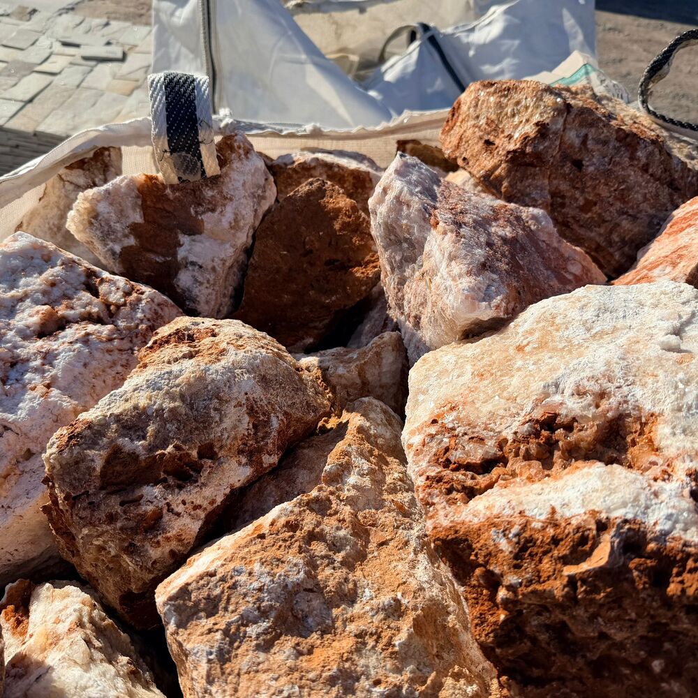 Onyx Crystal Decorative Rock 10–30 cm for Rock Gardens – per kg