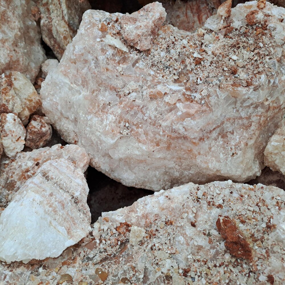 Onyx Crystal Decorative Rock 10–30 cm for Rock Gardens – per kg