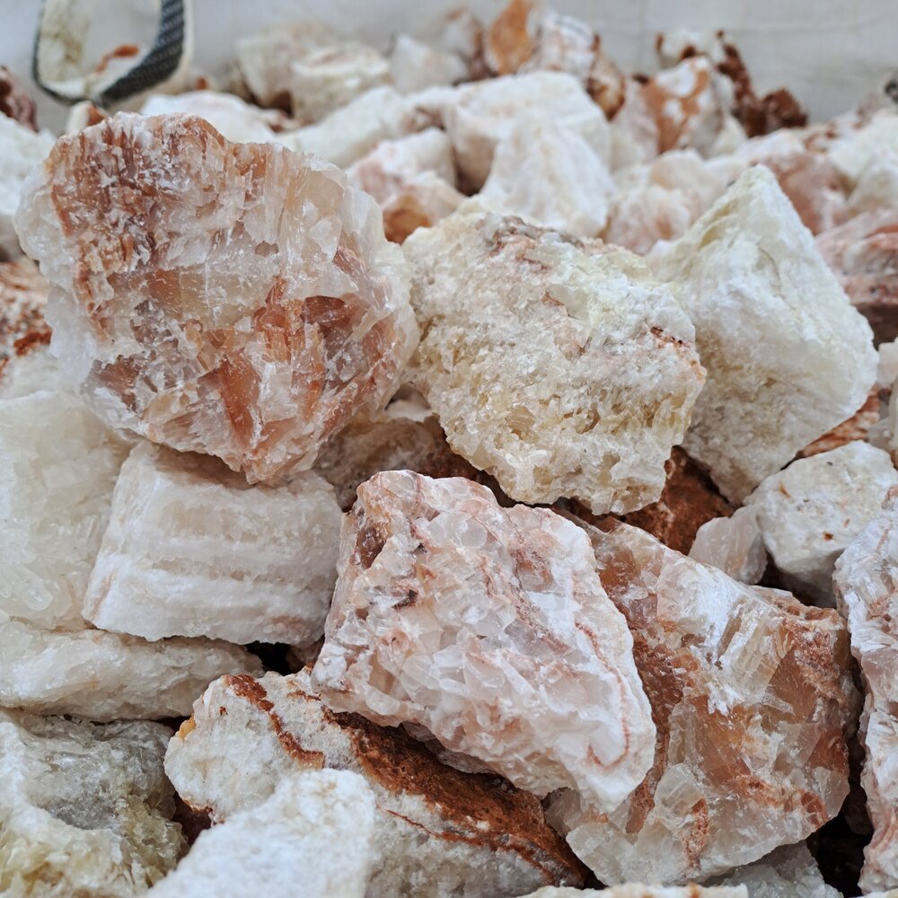 Onyx Crystal Decorative Stone 5–10 cm – Price per kg