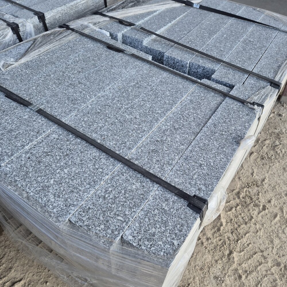 Hera Grey Granite Kerb 10×15×40–80 cm, No Bevel