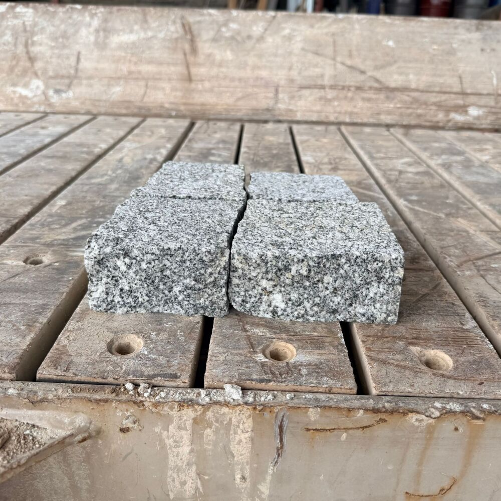 Сиви гранитни павета Хера 10×10×5 см с две рязани страни