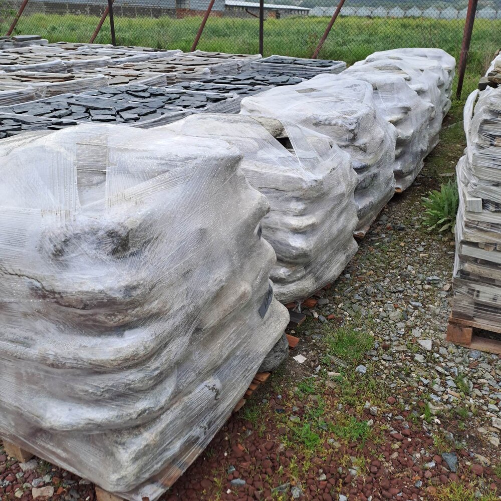 Grey Rounded Stone Stepping Slabs for Garden Paths and Cobblestone – Price per Ton