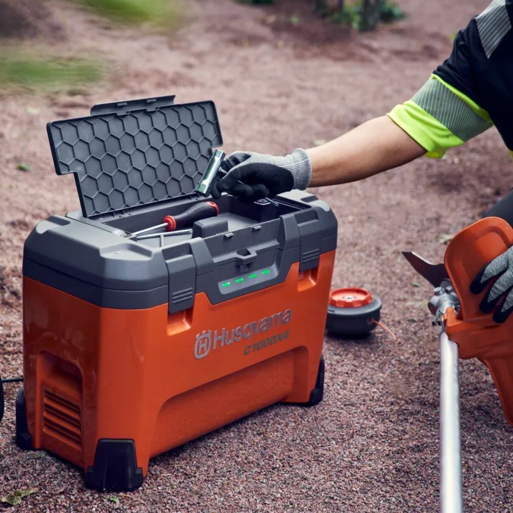 Зарядно устройство Husqvarna 40-C1000X4, 1000 W, 14.5 A, 4 гнезда