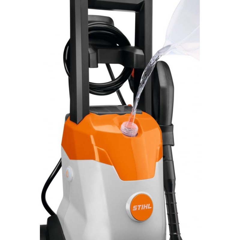 Детска водоструйка STIHL с резервоар 2.4 л, батерия и USB зареждане