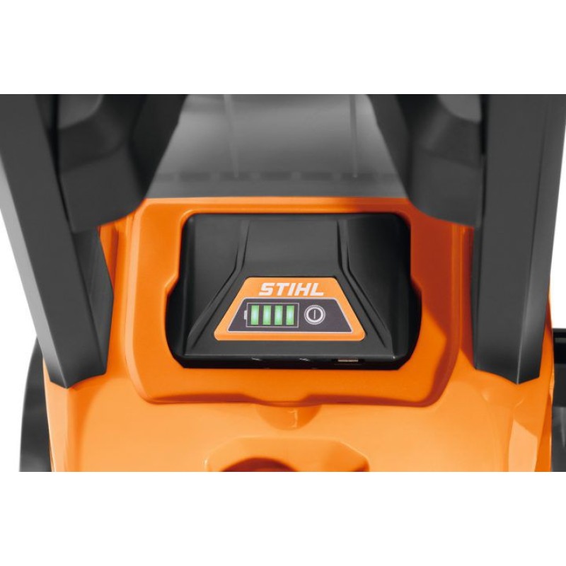 Детска водоструйка STIHL с резервоар 2.4 л, батерия и USB зареждане