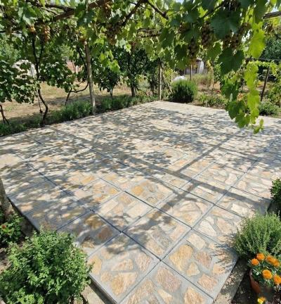 Външна плочка Пясъчнозлатист Стандарт 40×40×4 см – цена/бр.