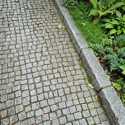 Grey Mini Granite Setts 5 x 5 x 5 cm - 1 Ton