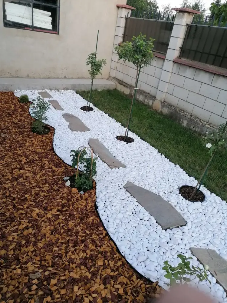 White Decorative Marble Stones 1 Ton for Garden and Yard