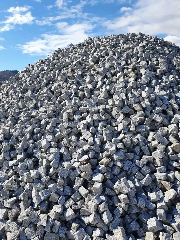 Grey Split Granite Setts 10 x 10 x 10 cm - 1 Ton