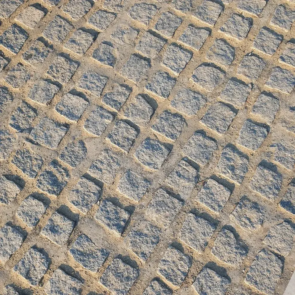 Grey Split Granite Setts 10 x 10 x 10 cm - 1 Ton