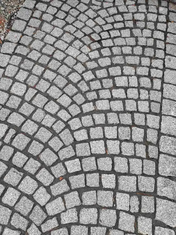 Grey Split Granite Setts 10 x 10 x 10 cm - 1 Ton