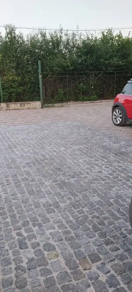 Grey Split Granite Setts 10 x 10 x 10 cm - 1 Ton